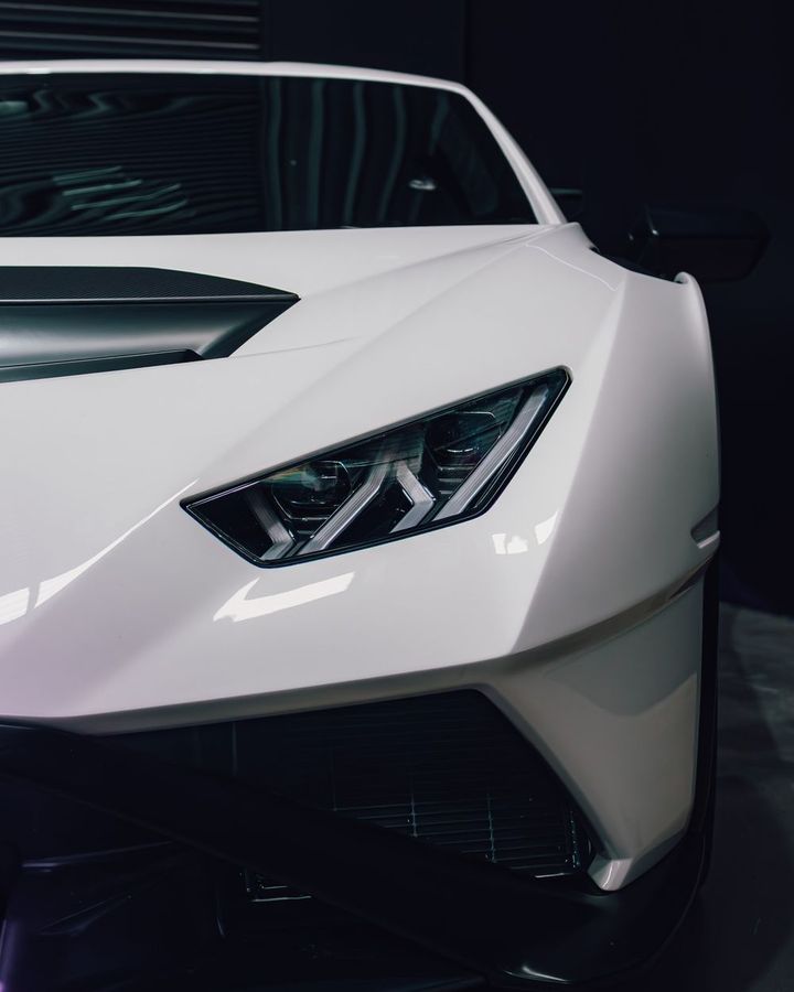 White Lamborghini Huracán STO front detail at CADE Technologies