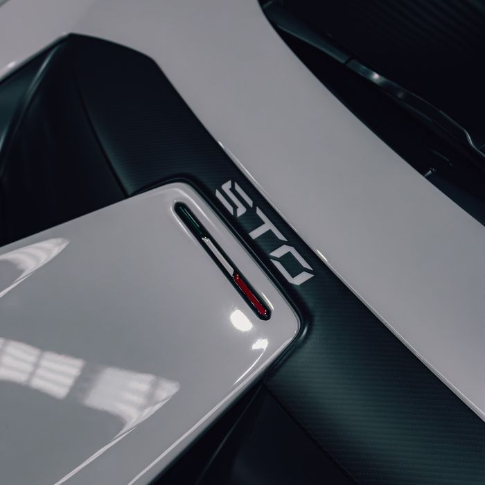 STO badge on a white Lamborghini Huracán STO